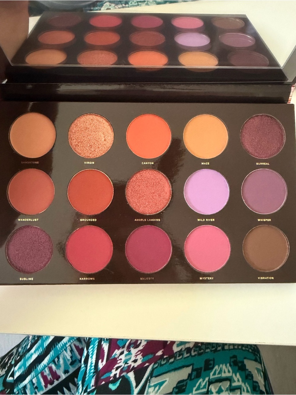 Hipdot Vibrant Warm & Pink Eyeshadow Palette - 16 Color
